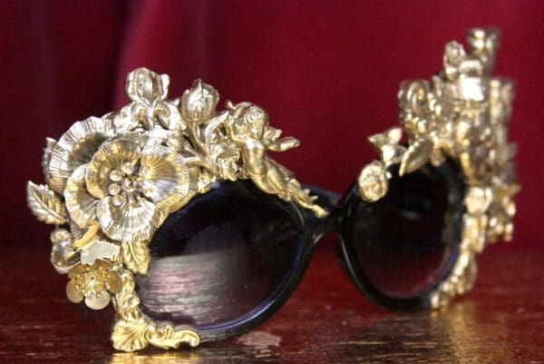 SOLD! 3555 Total Baroque Roman Column Cherub Detailed Sunglasses - Image 9