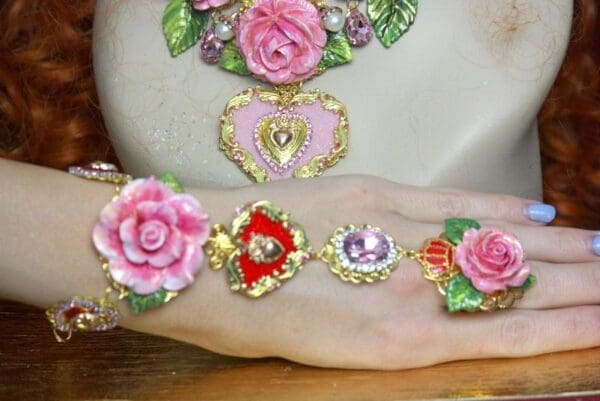 SOLD! 3570 Zibellini Slave Total Baroque Hand Painted Rose Heart Trendy 2018 Crystal Roses Bracelet - Image 2