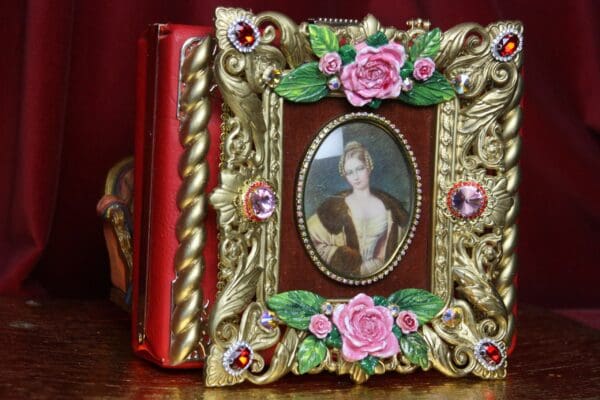 SOLD! 3587 Hand Painted Victorian Cameo Frame Roses Vintage Style Handbag Trunk - Image 6