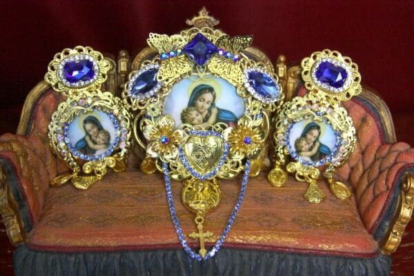 SOLD! 3591 Set Of Virgin Mary Madonna Blue Crystal Unique Huge Brooch+ Earrings - Image 4
