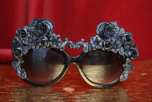 SOLD! 3641 Baroque Rococo Black Glitter Roses Curves Embellished Sunglasses - Image 6