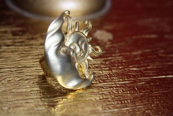 SOLD! 3658 Massive Sun Moon Metal Adjustable Cocktail Ring - Image 3