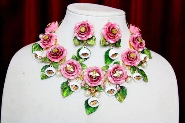 SOLD! 3662 Set Of Hand Painted Roses Enamel Bee Pink Pearl Necklace+ Earrings - Image 5