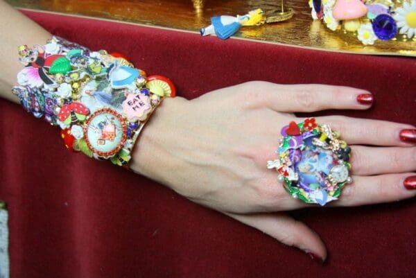 SOLD! 3682 Set Of Tall Alice In Wonderland Cuff+ Earrings - Image 6