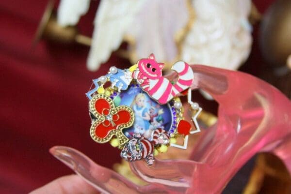 SOLD! 3685 Cat Alice In Wonderland Enamel Adjustable Cocktail Huge Ring - Image 2