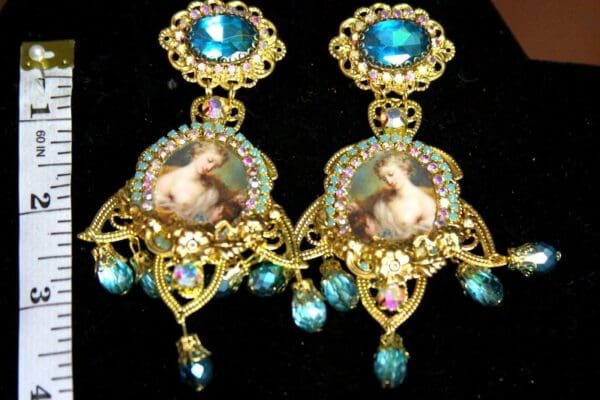 SOLD! 3690 Victorian Lady Cameo Dangle Aqua Crystal Earrings Studs - Image 3