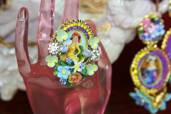 SOLD! 3692 Juicy Colors Hand Painted Victorian Lady Adjustable Cocktail Huge Ring - Image 3