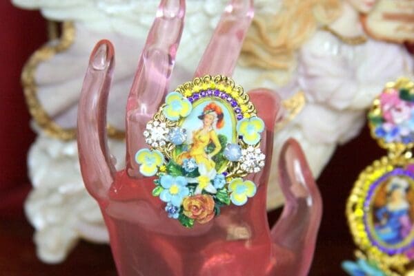 SOLD! 3692 Juicy Colors Hand Painted Victorian Lady Adjustable Cocktail Huge Ring - Image 4