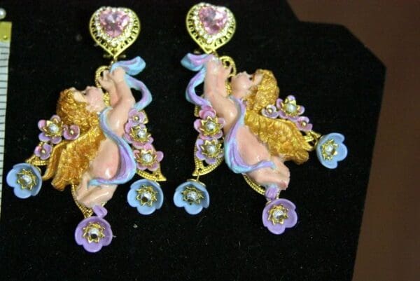 SOLD! 3766 Hand Painted Faced Cherubs Baroque Lavender Flower Earrings Studs - Image 8