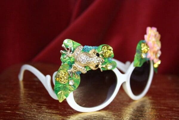 SOLD! 3773 Art Nouveau Embellished Pearl Enamel Crystal Frog Unusual Sunglasses - Image 4