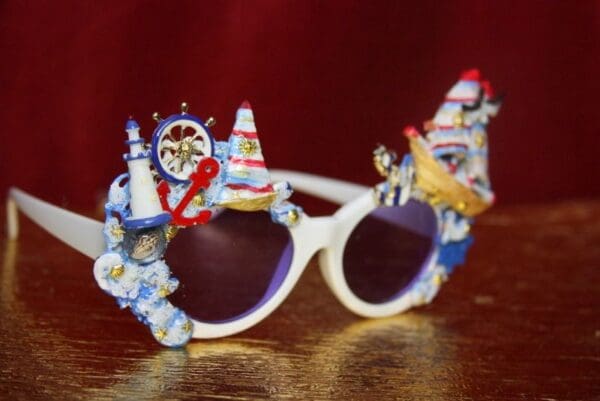 SOLD! 3825 Nautical Hand Painted Ship Embellished Sunglasses - Image 7