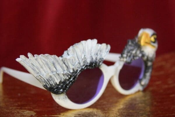SOLD! 3858 Unusual Vivid Eagle Unisex Winged Fancy Sunglasses Shades Eye Wear UV 400 - Image 8