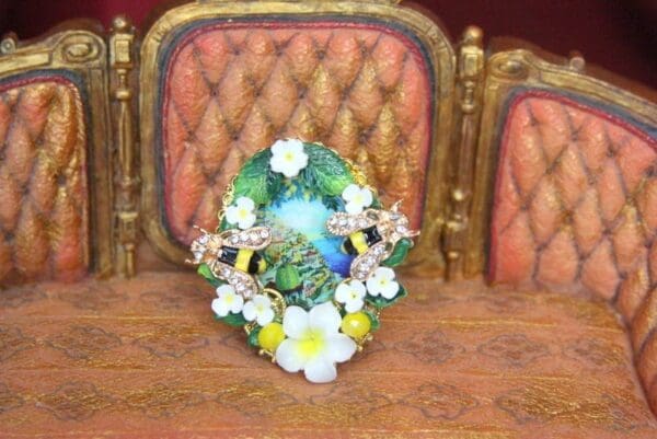 SOLD! 3927 Taormina Sicilian Lemons Enamel Bees Adjustable Cocktail Huge Ring - Image 4