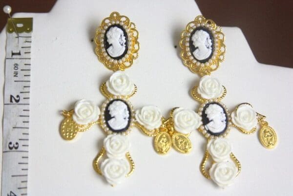 SOLD! 3996 Cameo Baroque White Roses Coin Studs Earrings - Image 6