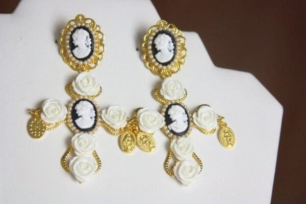 SOLD! 3996 Cameo Baroque White Roses Coin Studs Earrings - Image 7