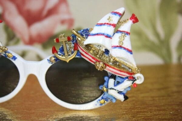 SOLD! 4024 Nautical Hand Painted Ship Seagull Embellished Sunglasses - Image 10