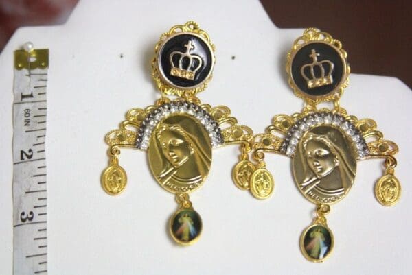 SOLD! 4070 Virgin Mary Madonna Gold Tone Metal Earrings Studs - Image 4