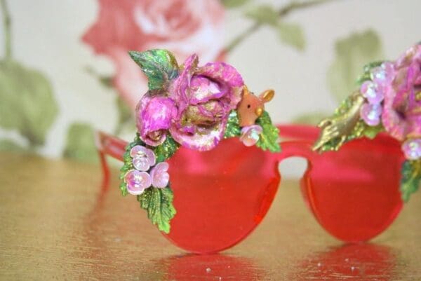 SOLD! 4104 Baroque Fuchsia Pink Flower Bee Embellished Sunglasses - Image 8