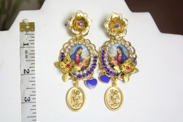 SOLD! 4121 Madonna Virgin Mary E Cameo Gold Flower Earrings Studs - Image 7