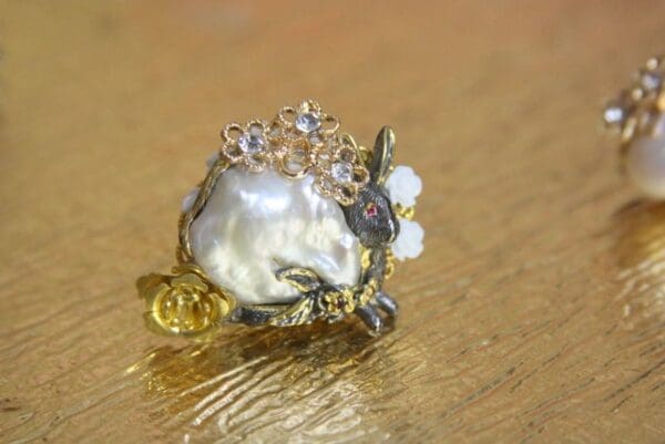SOLD! 4151 Genuine Baroque Huge Pearl Rabbit Gold Flower Sterling Silver Adjustable Cocktail Huge Ring - Image 3
