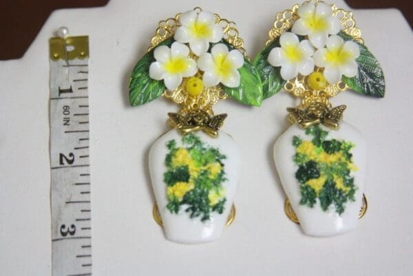 SOLD! 4161 Sicilian Vase Hand Painted Lemon Flowers Studs Earrings - Image 7