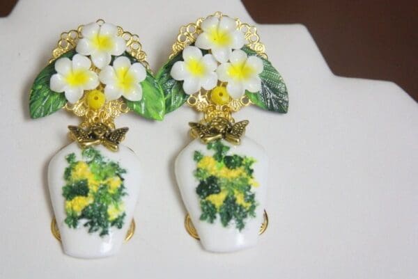 SOLD! 4161 Sicilian Vase Hand Painted Lemon Flowers Studs Earrings - Image 8