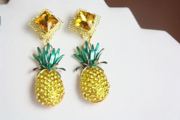 SOLD! 4187 Baroque Crystal Pineapple Earrings Studs - Image 8