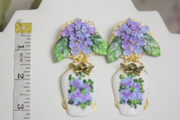 SOLD! 4189 Baroque Hydrangea Vase Cherub Studs - Image 6