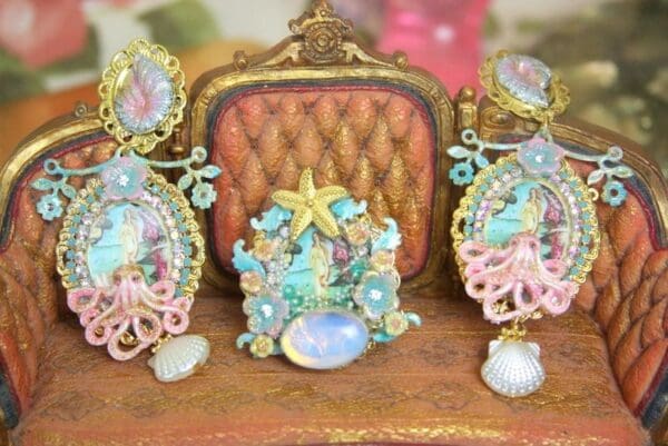 SOLD! 4202 Botticelli Birth Of Venus Crystal Octopus Earrings Studs - Image 4