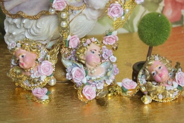 SOLD! 4208 Set Of Runway Total Baroque Hand Painted Chubby Cherub Roses Pearl Necklace+ Earrings - Image 4