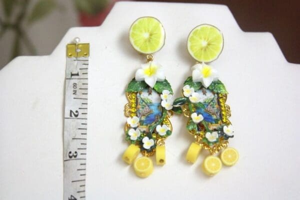 SOLD! 4226 Tall Italian Large Taormina Enamel Bee Cameo Earrings Studs - Image 6