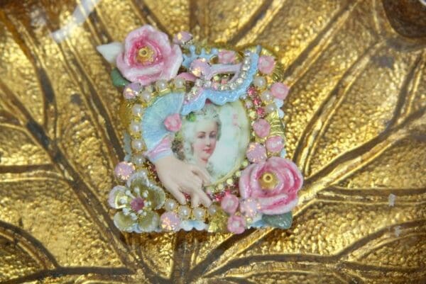 SOLD! 4230 Victorian Marie Antoinette Fan Mask Hand Painted Huge Crystal Brooch - Image 7