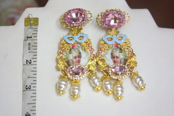 SOLD! 4245 Marie Antoinette Hand Painted Mask Pearl Pink Crystal Cameo Earrings Studs - Image 9