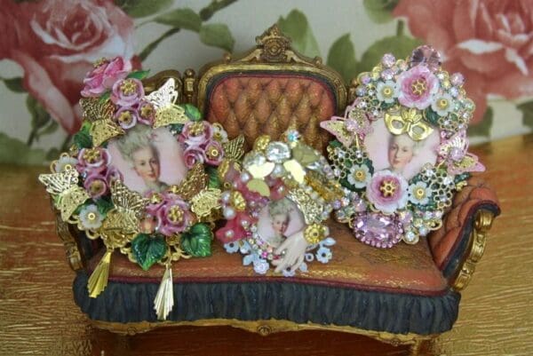 SOLD! 4247 Victorian Young Marie Antoinette Fan Mask Hand Painted Huge Crystal Brooch - Image 8
