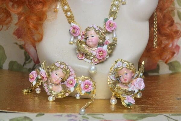 SOLD! 4258 Zibellini Total Baroque Chubby Hand Painted Cherub Angel Roses Bracelet - Image 2