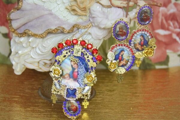 SOLD! 4263 Set Of Virgin Mary Madonna Huge Crystal Brooch+ Earrings - Image 5