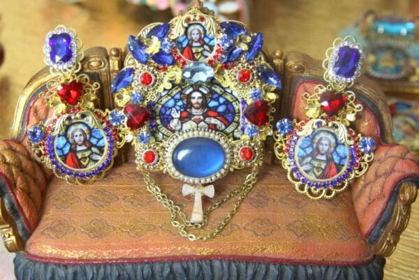 SOLD! 4325 Set Of Genuine Sun Sitara Madagascar Gemstone Jesus Huge Crystal Brooch - Image 7