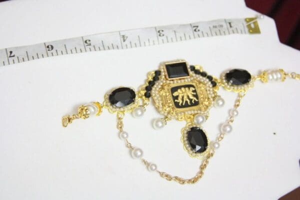 SOLD! 4394 Antique Vintage Style Cherubs Angels Black Crystals Bracelet - Image 5