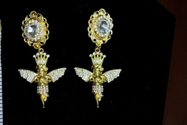 SOLD! 4485 Total Baroque Clear Crystal Cherub Angel Crown Studs Earrings - Image 4