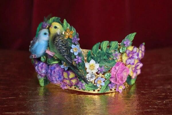 SOLD! 4555 Set Of Hand Painted Art Nouveau Parrots Lilac Flowers Crown+ Earrings - Image 8