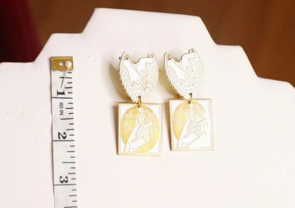 SOLD! 4617 White Enamel Goth Lungs Hands Studs Earrings - Image 5