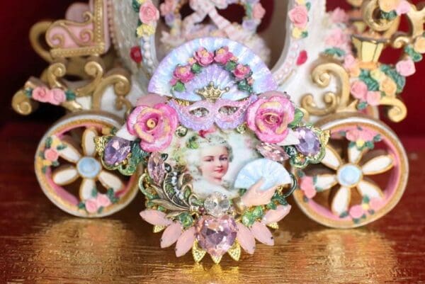 SOLD! 4713 Marie Antoinette Hand Painted Roses Fan Massive Brooch - Image 2