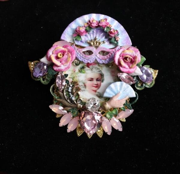 SOLD! 4713 Marie Antoinette Hand Painted Roses Fan Massive Brooch - Image 8