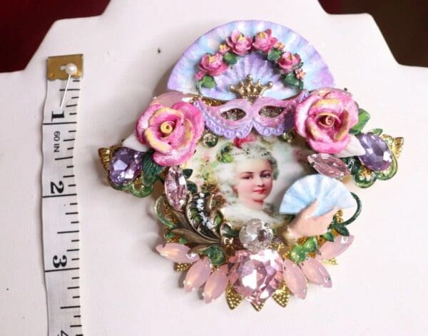 SOLD! 4713 Marie Antoinette Hand Painted Roses Fan Massive Brooch - Image 9