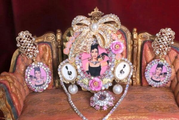 SOLD! 4736 Set Of Audrey Hepburn Crystal Bow Massive Brooch+ Earrings