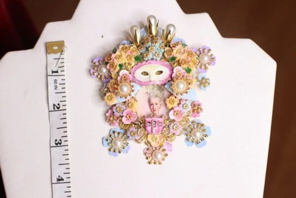 SOLD! 4754 Young Marie Antoinette Hand Painted Pearl Fan Massive Brooch - Image 8