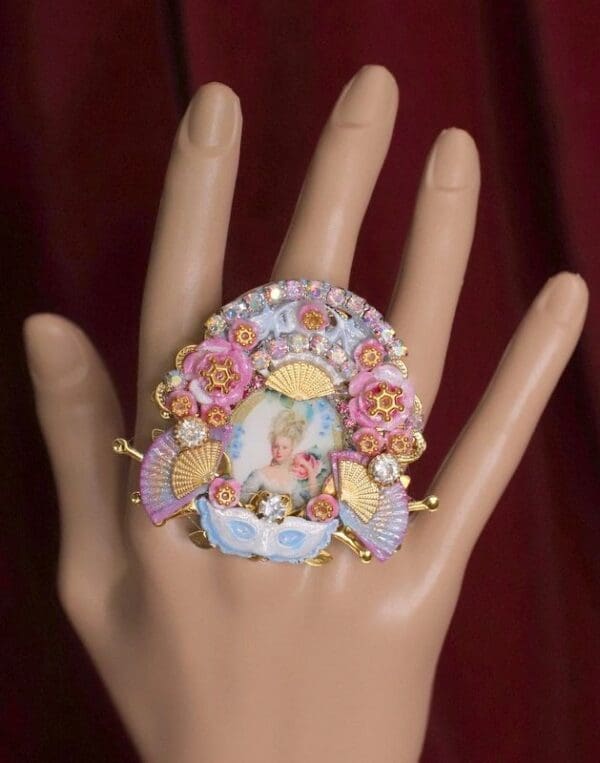 SOLD! 4755 Young Marie Antoinette Hand Painted Cocktail Huge Ring - Image 5
