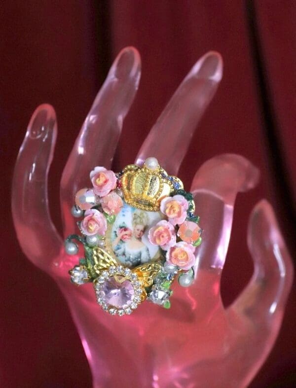 SOLD! 4766 Young Marie Antoinette Hand Painted Roses Crown Cocktail Adjustable Ring - Image 5