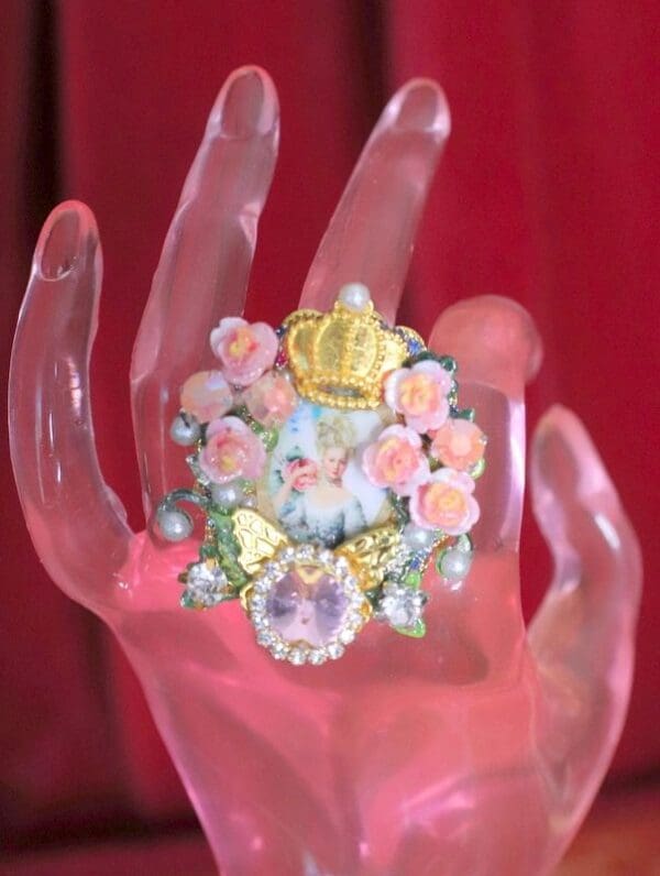 SOLD! 4766 Young Marie Antoinette Hand Painted Roses Crown Cocktail Adjustable Ring - Image 7