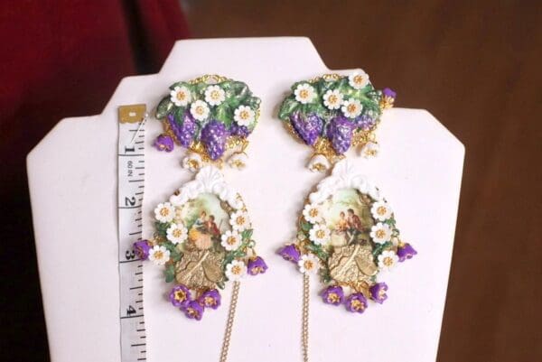 SOLD! 4770 Set Of 2 Matching Brooches+ Earrings French Couple Grapes - Image 9